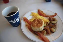 scrambled eggs with bacon and roasted potatoes