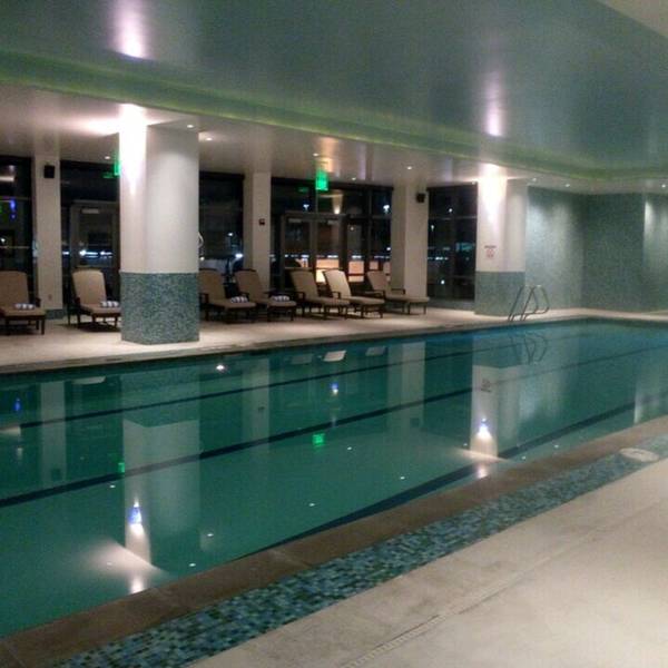 Westin Bellevue pool