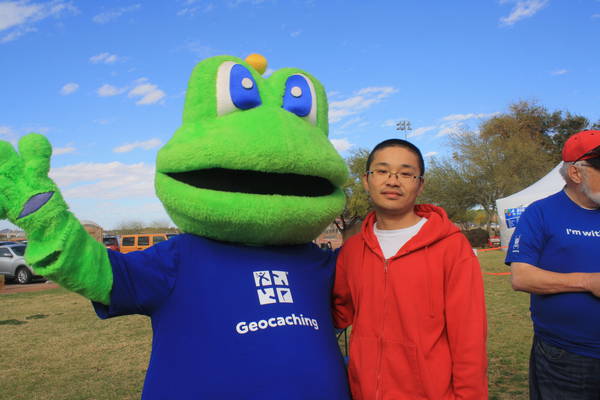 yoursunny met Signal the Frog at 2017 Yuma Mega