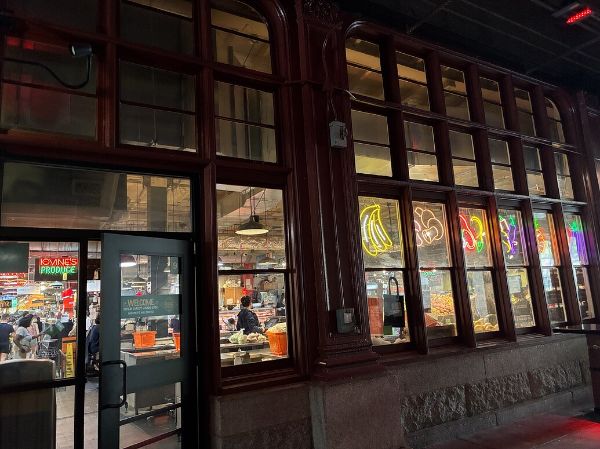 exterior of Reading Terminal Market