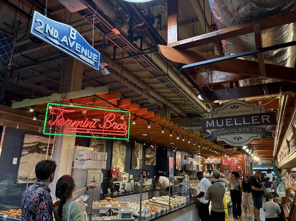 interior of Reading Terminal Market