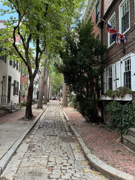 Quince Street alley